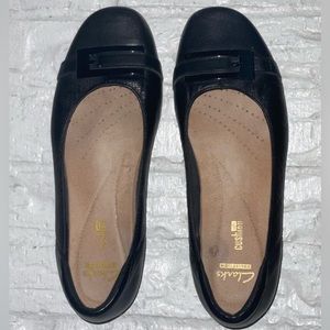 Clark’s leather flats sz. 8
